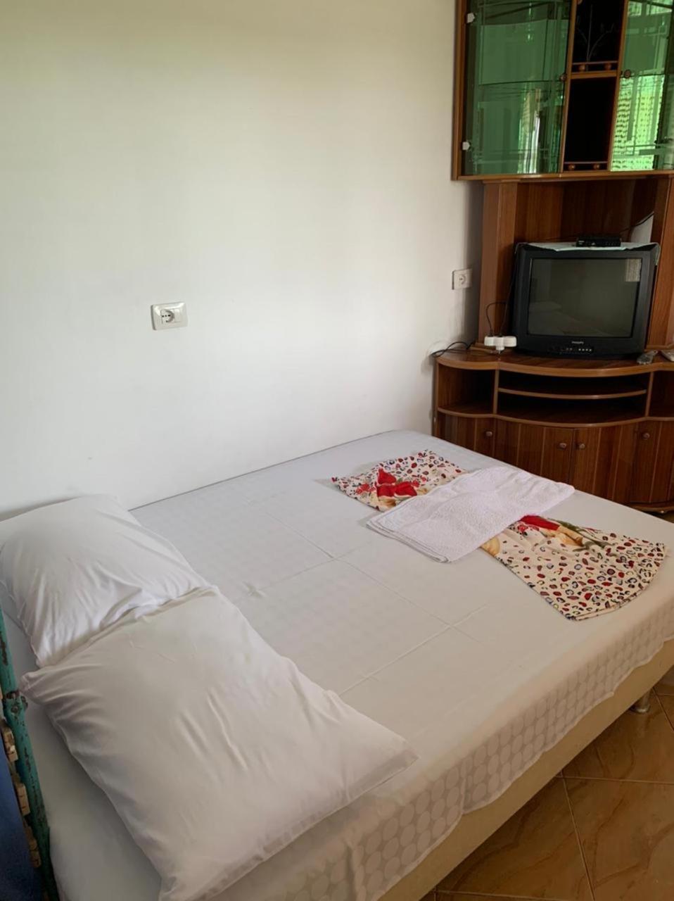 Denaj House Hotel Himare Phòng bức ảnh
